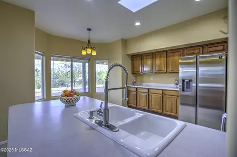 Kitchen - 3101 E Cardenas Dr, Vail, AZ 85641 photo 3 of 4