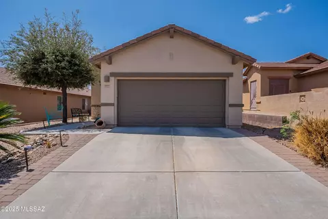 1037 W Pastora Peak Dr, Green Valley, AZ 85614