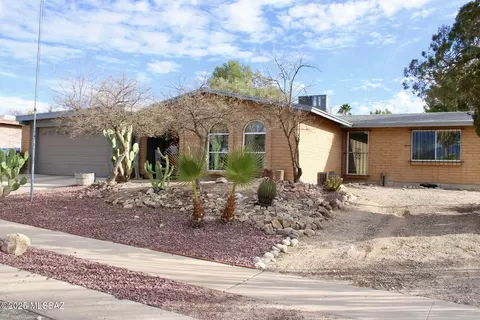 9724 E Sierra St, Tucson, AZ 85748
