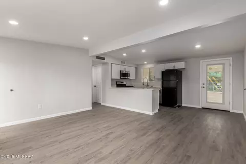 Living - 5249 E 23rd St, Tucson, AZ 85711 photo 2 of 5