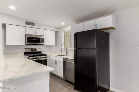 Kitchen - 5249 E 23rd St, Tucson, AZ 85711 photo 3 of 5