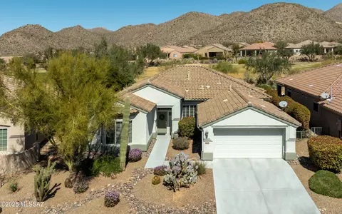 5084 W Desert Poppy Ln, Marana, AZ 85658