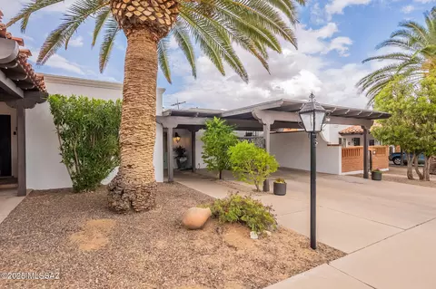 422 W Pso Solana, Green Valley, AZ 85614