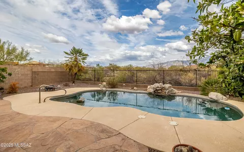 12976 N Yellow Orchid Dr, Oro Valley, AZ 85755