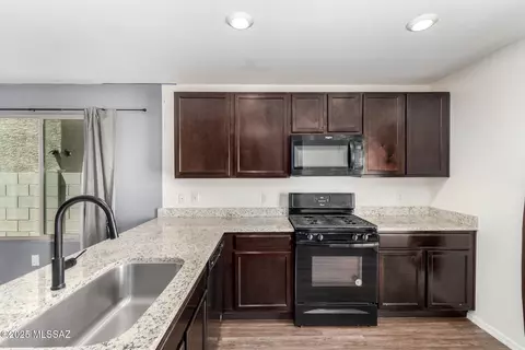 Kitchen - 3981 E Braddock Dr, Tucson, AZ 85706 photo 4 of 4