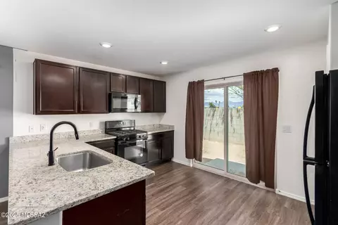 Kitchen - 3981 E Braddock Dr, Tucson, AZ 85706 photo 1 of 4