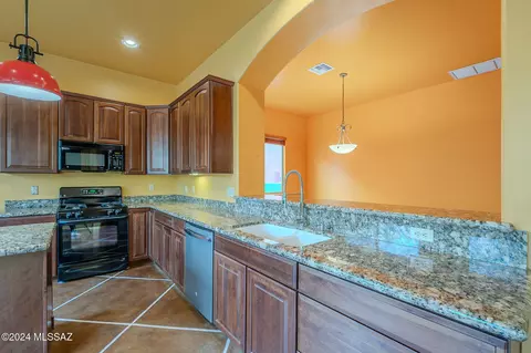 10541 Eisenbergs Pl, Tucson, AZ 85747 photo 12