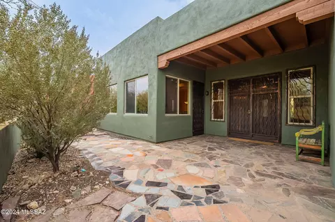 10541 Eisenbergs Pl, Tucson, AZ 85747 photo 2