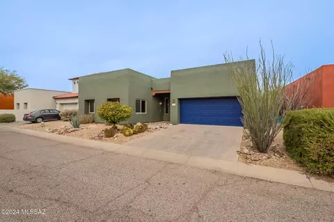 10541 Eisenbergs Pl, Tucson, AZ 85747