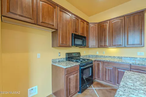 10541 Eisenbergs Pl, Tucson, AZ 85747 photo 13