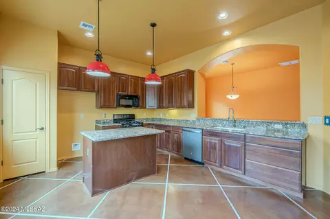 10541 Eisenbergs Pl, Tucson, AZ 85747 photo 11