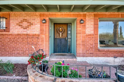 5936 E Baker St, Tucson, AZ 85711