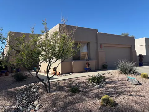 7450 E Calle Infinito, Tucson, AZ 85715