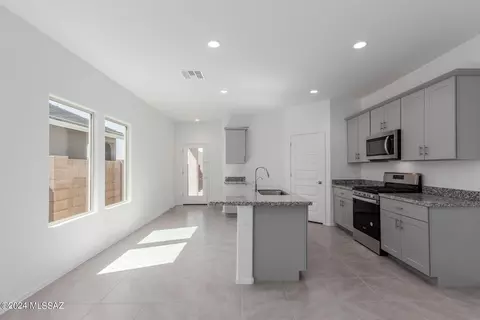 9017 W Agave Garden Trl, Marana, AZ 85653
