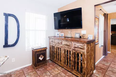 Entry Way - 177 E Roper Rd, Willcox, AZ 85643 photo 2 of 2
