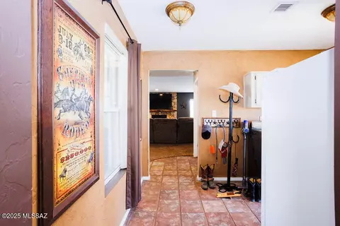 Entry Way - 177 E Roper Rd, Willcox, AZ 85643 photo 1 of 2