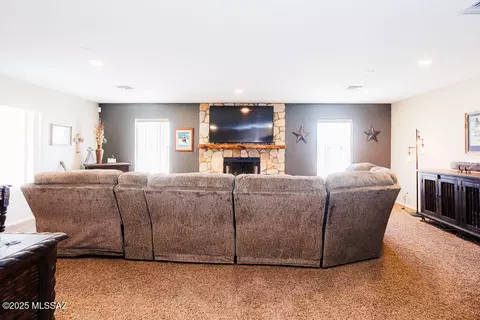 Living - 177 E Roper Rd, Willcox, AZ 85643 photo 1 of 4