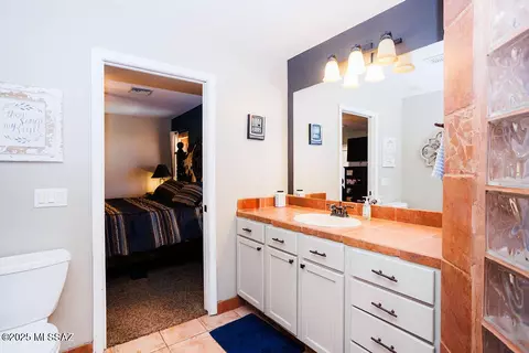 Bath - 177 E Roper Rd, Willcox, AZ 85643 photo 4 of 5