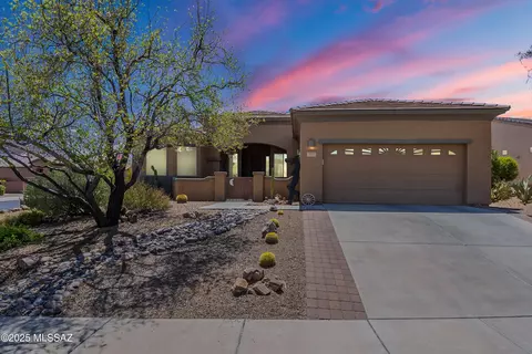 997 W Tenniel Dr, Green Valley, AZ 85614