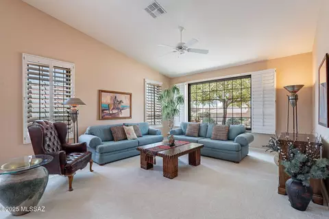 Living - 65272 Emerald Ridge Dr, Tucson, AZ 85739 photo 2 of 6