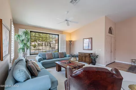 Living - 65272 Emerald Ridge Dr, Tucson, AZ 85739 photo 3 of 6