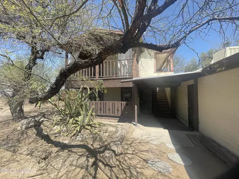 120 W Blacklidge Dr, Tucson, AZ 85705