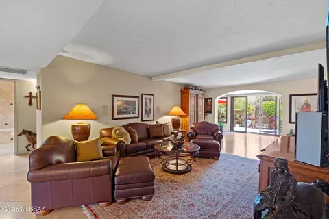 57 E Mediterranean Dr, Oro Valley, AZ 85704