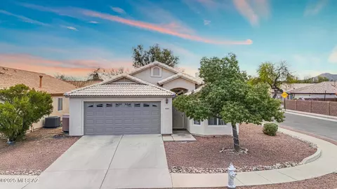 2357 W Silverbell Tree Dr, Tucson, AZ 85745