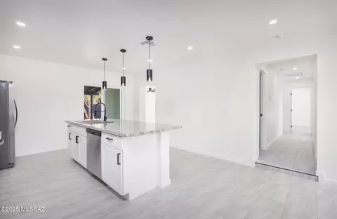 Kitchen - 4632 E 24th St, Tucson, AZ 85711 photo 4 of 4