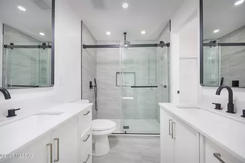 Bath - 4632 E 24th St, Tucson, AZ 85711 photo 1 of 3