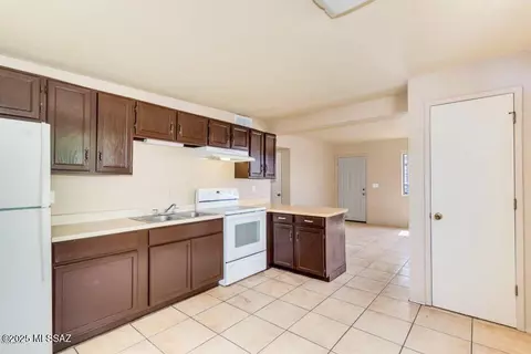 520 E Glenn St, Tucson, AZ 85705 photo 6