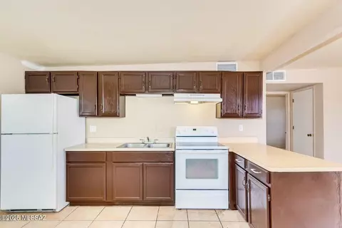520 E Glenn St, Tucson, AZ 85705 photo 5
