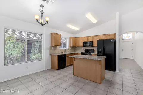 Kitchen - 13140 E Mesquite Flat Spring Dr, Vail, AZ 85641 photo 3 of 4
