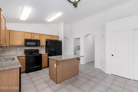 Kitchen - 13140 E Mesquite Flat Spring Dr, Vail, AZ 85641 photo 1 of 4