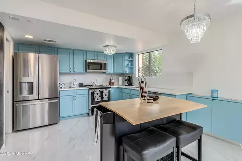 5051 N Sabino Canyon Rd #1112, Tucson, AZ 85750