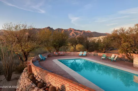 5745 N Camino Real, Tucson, AZ 85718