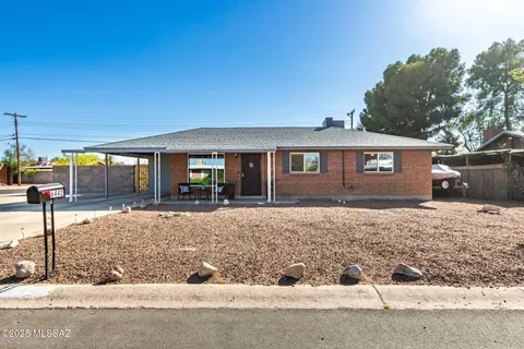 6442 E Calle Dened, Tucson, AZ 85710