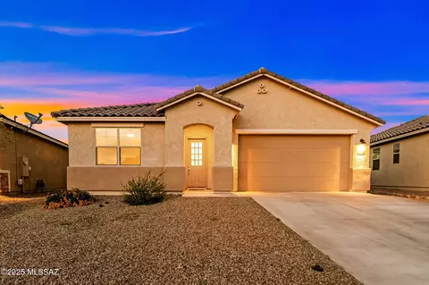 10662 W Larkhill Dr, Marana, AZ 85653