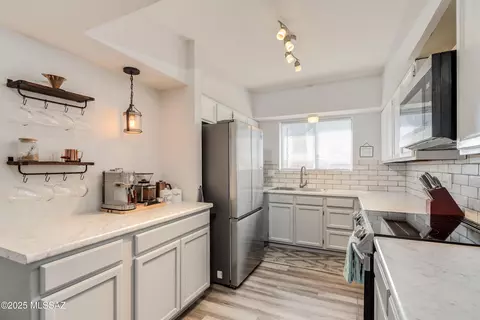 4268 W Pyracantha Dr, Tucson, AZ 85741