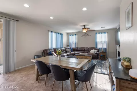 Dining - 11346 E Squash Blossom Loop, Tucson, AZ 85747 photo 2 of 2
