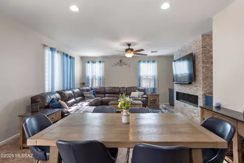 Dining - 11346 E Squash Blossom Loop, Tucson, AZ 85747 photo 1 of 2