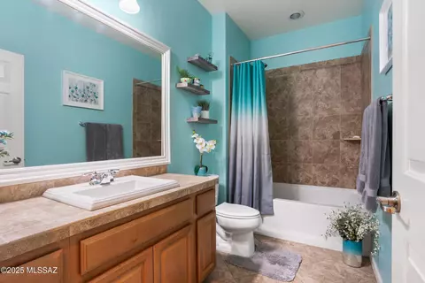 Bath - 11346 E Squash Blossom Loop, Tucson, AZ 85747 photo 1 of 5