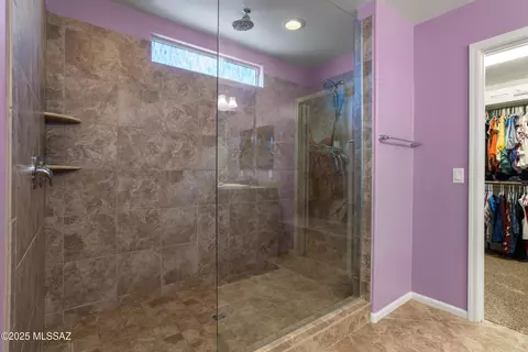 Bath - 11346 E Squash Blossom Loop, Tucson, AZ 85747 photo 2 of 5