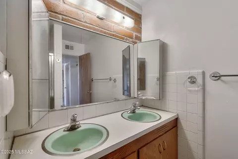 Bath - 263 E Hudgins St, Nogales, AZ 85621 photo 1 of 3