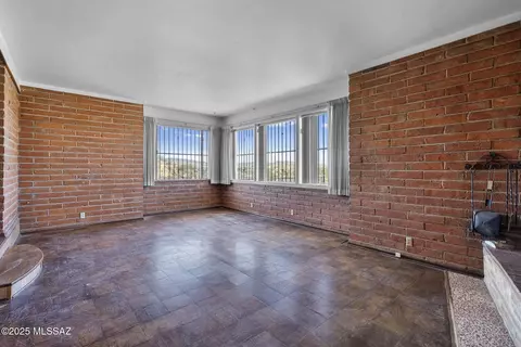 Living - 263 E Hudgins St, Nogales, AZ 85621 photo 1 of 3