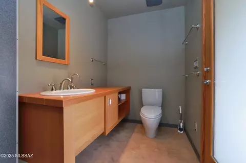 Bath - 18474 E Cactus Hill Rd, Vail, AZ 85641 photo 1 of 3
