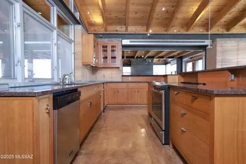 Kitchen - 18474 E Cactus Hill Rd, Vail, AZ 85641 photo 3 of 3