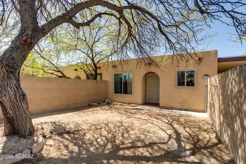 917 N Camino Seco, Tucson, AZ 85710