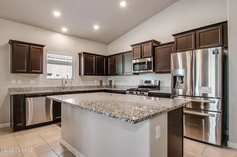 9476 W Gambel Oak Ln, Marana, AZ 85653