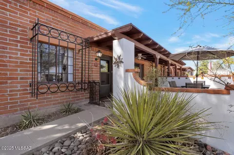 452 S La Canada Dr #A, Green Valley, AZ 85614